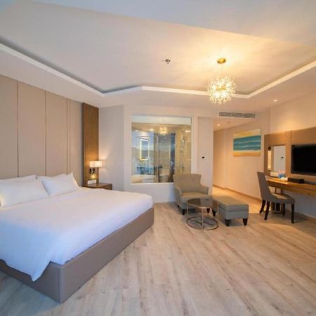 Homie Panorama Beachfront Residences Nha Trang Esterno foto