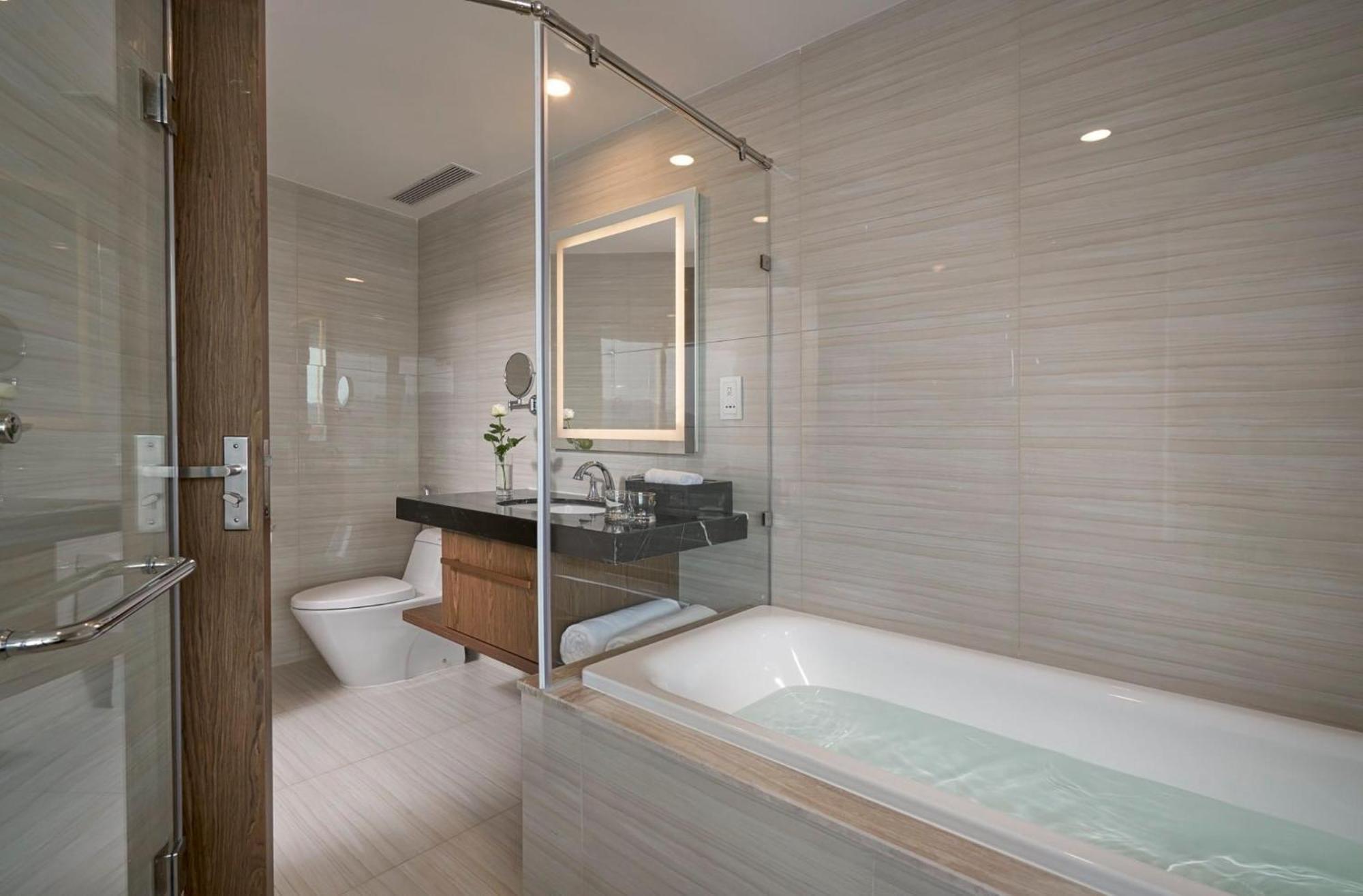 Homie Panorama Beachfront Residences Nha Trang Esterno foto